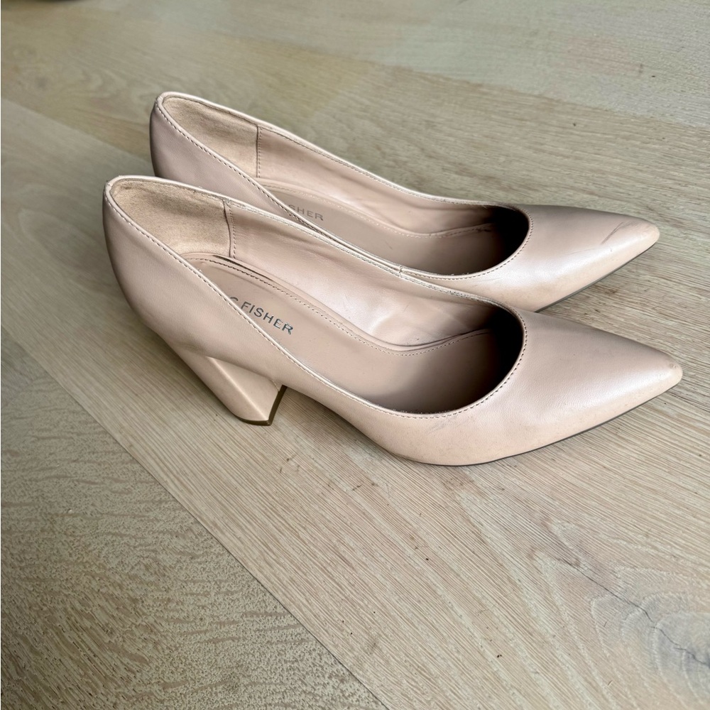 Marc Fisher Blush Block Heel Pumps - Picture 2 of 4